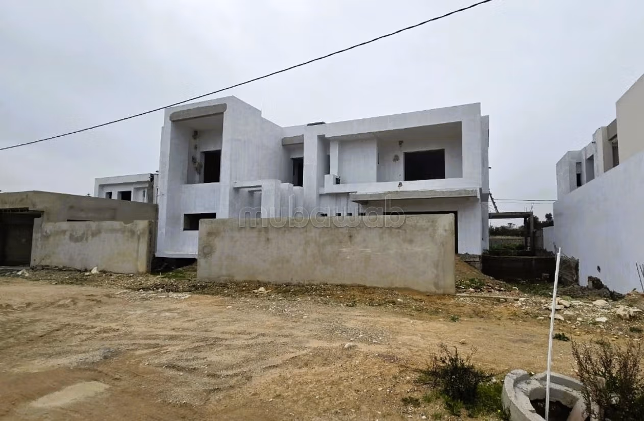 Villa inachevée à la soukra